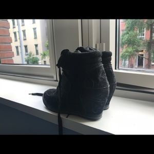 ✨Black Sneaker Wedges✨